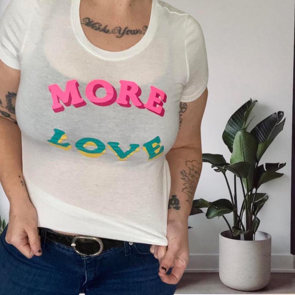 Gap More Love Neon Graphic Slim Fit Tee White Small